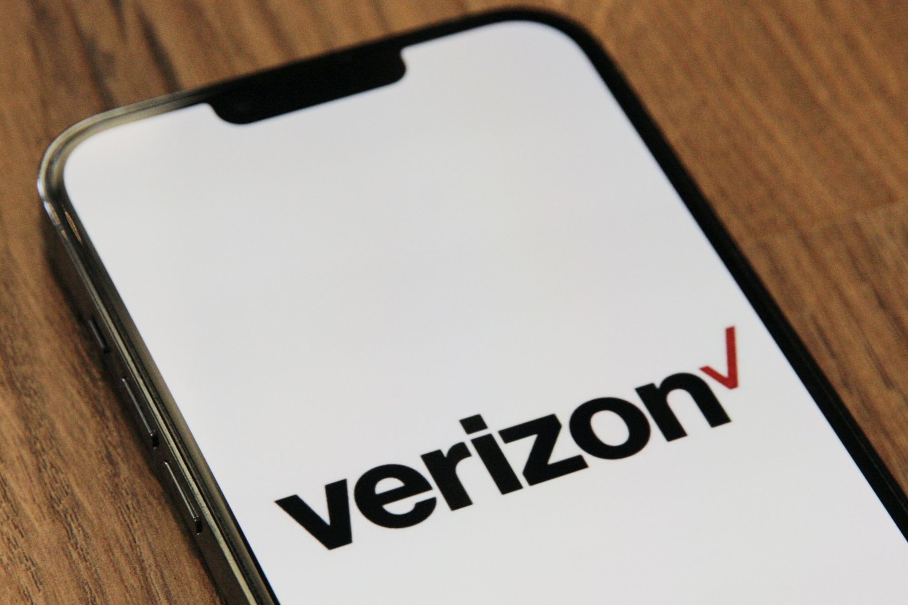 Verizon banner splashed across iPhone screen